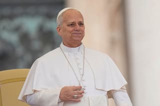 El papa nombra a veterano diplomático vaticano embajador en EE.UU. para gestionar lazos con Trump
