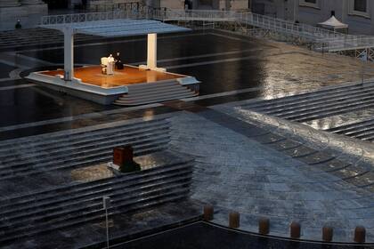 El Papa ofrece una oración al mundo.