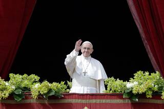 En su bendición de Pascua, Francisco pidió por Venezuela