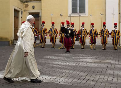 El Papa ha tenido gestos amables con los miembros de la Guardia Suiza