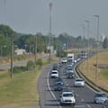 El Gobierno adjudicó más rutas para que el sector privado mantenga el pasto cortado, la banquina firme y tape los baches