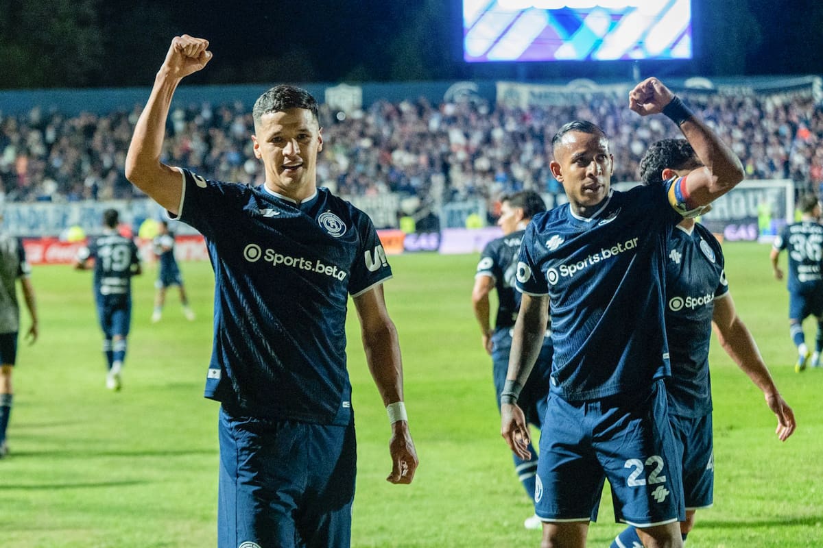El paraguayo Alex Arce y el colombiano Sebastián Villa resumen el brillante presente de Independiente Rivadavia, que asombra en Argentina y en Sudamérica.