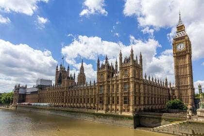 El parlamento británico terminó investigando el escándalo protagonizado por Anthony Williams cuando era funcionario de Scotland Yard; no existen las sociedades libres de corrupción