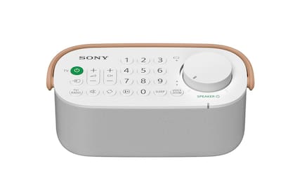 El parlante Sony SRS-LSR200 es un parlante inalámbrico para llevar el audio del televisor a cualquier lado de la casa; incluso tiene un control remoto para cambiar los canales