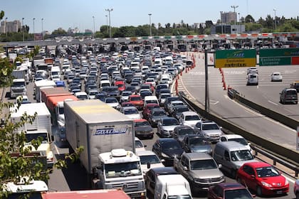 El paro de transportes generó caos de tránsito en el centro porteño por la cantidad inusual de autos que hay circulando en la ciudad