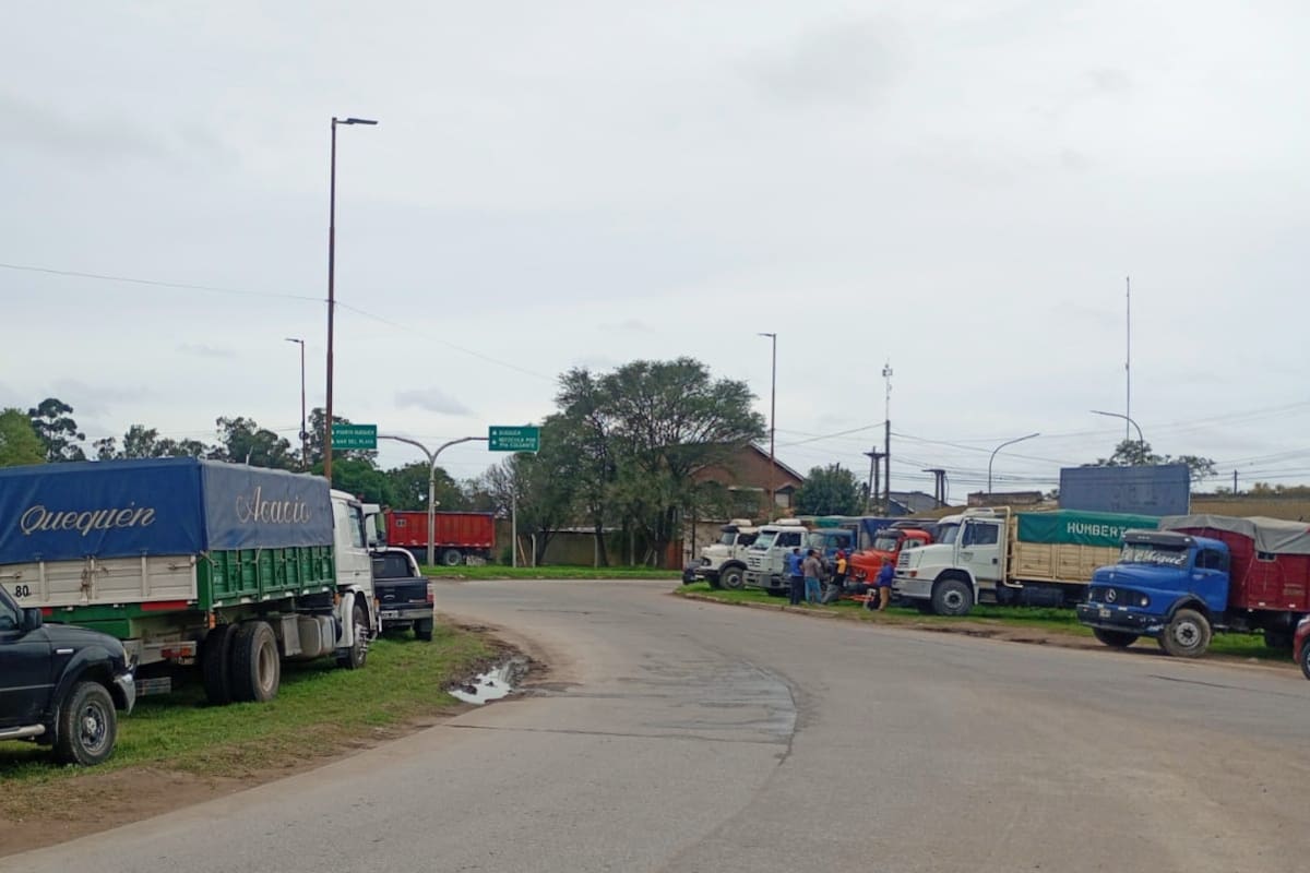 El paro de transportistas afectó la exportación; en Quequén sigue una protesta