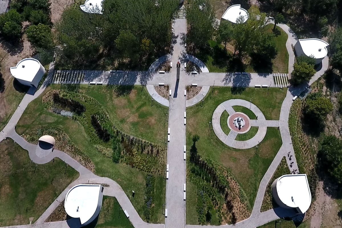 El parque, de dos hectáreas, tiene varias estaciones en las que se recrean escenas de la vida de Brochero