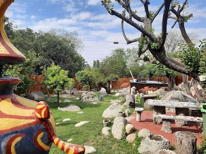 El parque del Castillo de Dionisio, el cual cuenta con los árboles frutales y diferentes plantas que proveían a la dieta del artista