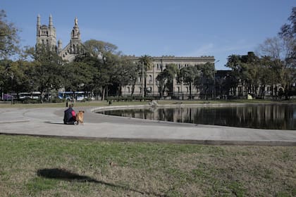El parque Leonardo Pereyra y el complejo del Sagrado Corazón, dos emblemas de Barracas