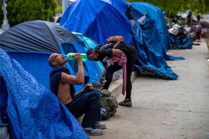 El Parque MacArthur se convirtió en un refugio para el consumo de drogas entre las comunidades de inmigrantes marcadas por la pobreza