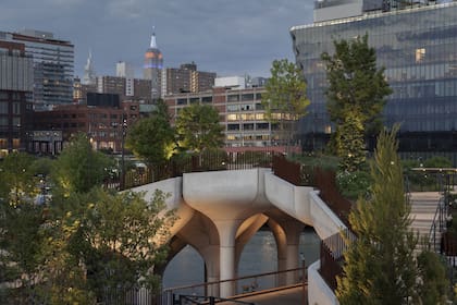 El parque ofrece senderos con miradores y puntos de vista únicos de la ciudad de Manhattan