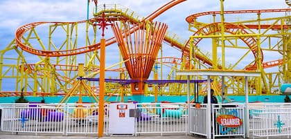 El parque Punta de cedro posee 18 montañas rusas de clase mundial (Captura/CedarPoint)