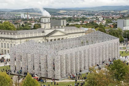 El Partenón de libros prohibidos de Marta Minujín en la Documenta de Kassel, en 2017
