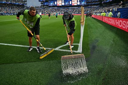 El partido estuvo interrumpido más de dos horas por la lluvia