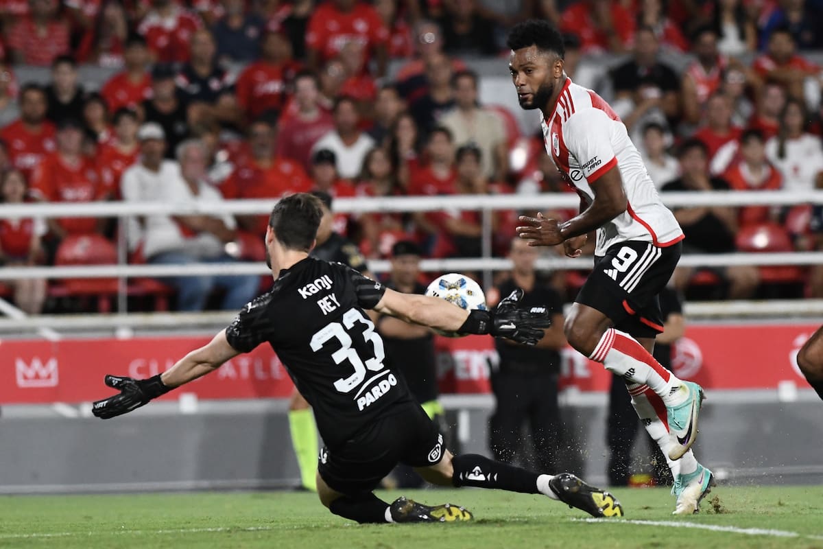 El partido más importante de la fecha 13 es entre Independiente y River en el Libertadores de América de Avellaneda