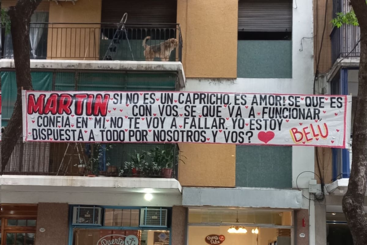 El pasacalle que desató una ola de comentarios en Twitter