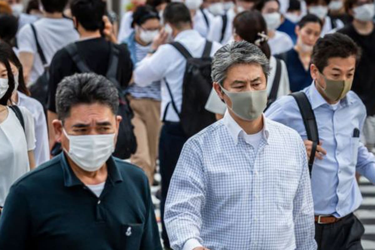 El pasado mes de agosto Japón se encontraba en medio de la quinta y mayor ola de coronavirus desde que comenzó la pandemia. Llegó a registrar más de 20.000 casos diarios.
