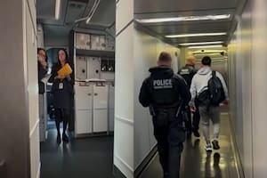 Había aterrizado, pero agentes del ICE se lo llevaron en pleno aeropuerto