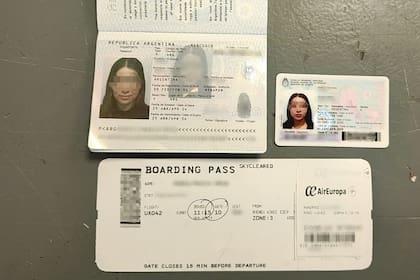 El pasaporte, DNI y tarjeta de embarque, incautados
