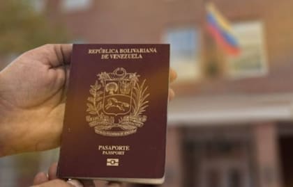 El pasaporte venezolano habilitado, que se entrega en 48 horas, costará 720 dólares