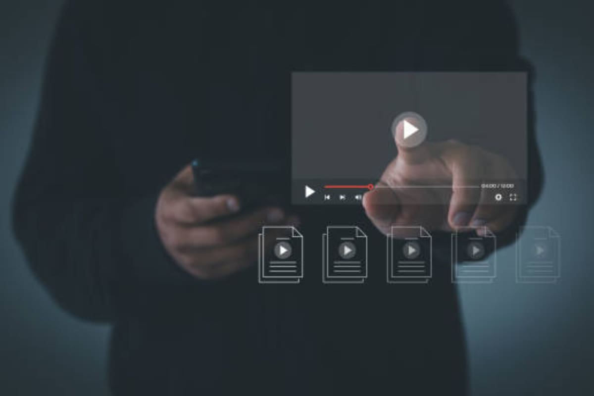 El paso a paso para bajar la app de YouTube en el celular