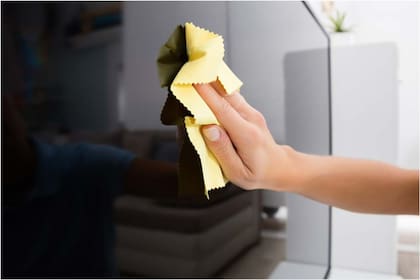 El paso a paso para dejar reluciente la pantalla del televisor