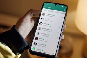 El paso a paso para leer mensajes sin que los otros lo sepan en WhatsApp