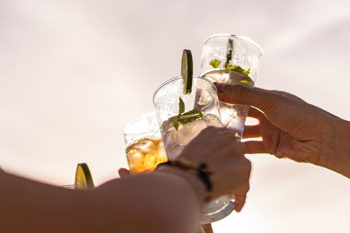 El paso a paso para preparar un mocktail