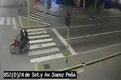 El paso de Facundo Ferreira como acompañante de una moto, antes del crimen