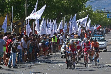 El paso de los ciclistas, una fiesta en cada ciudad sanjuanina