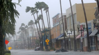 El paso de Matthew dejó más de 600.000 usuarios sin luz en el estado sureño