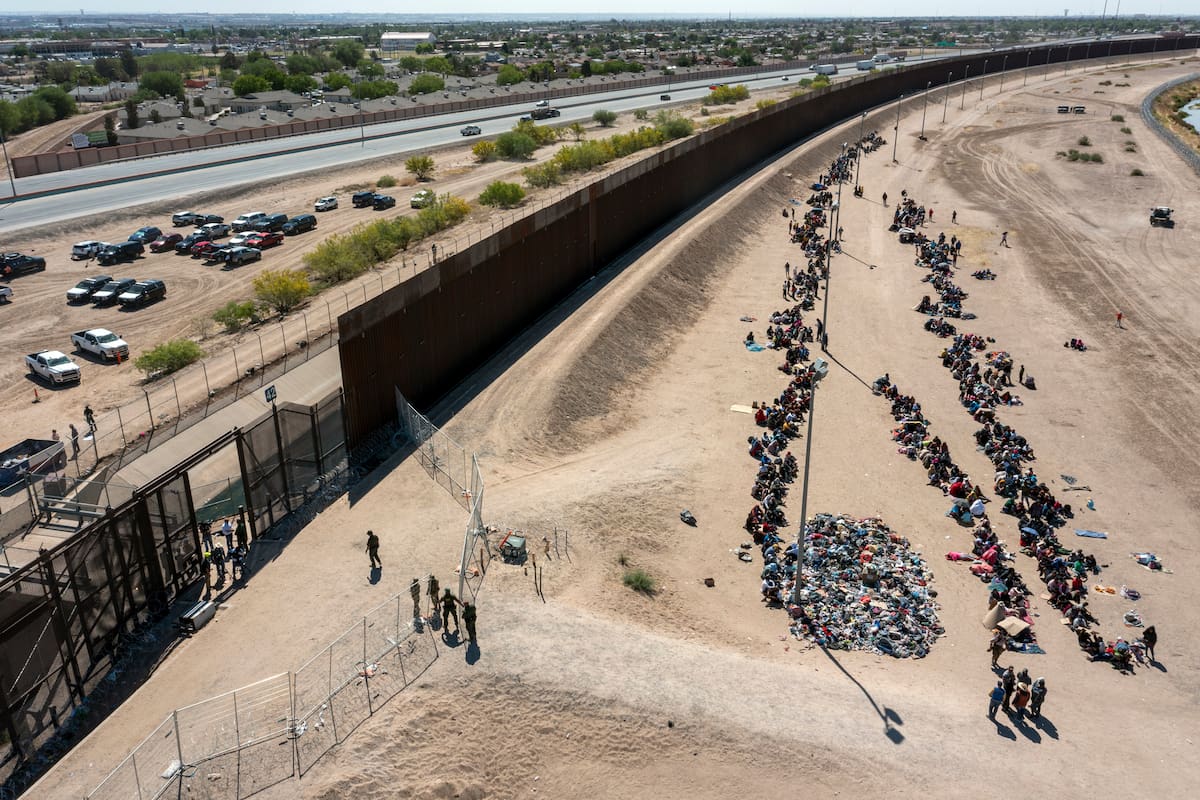 El Paso registró 2110 detenciones de migrantes en febrero, lo que representa el 25% del total en la frontera y supera a los demás sectores por primera vez en casi un año