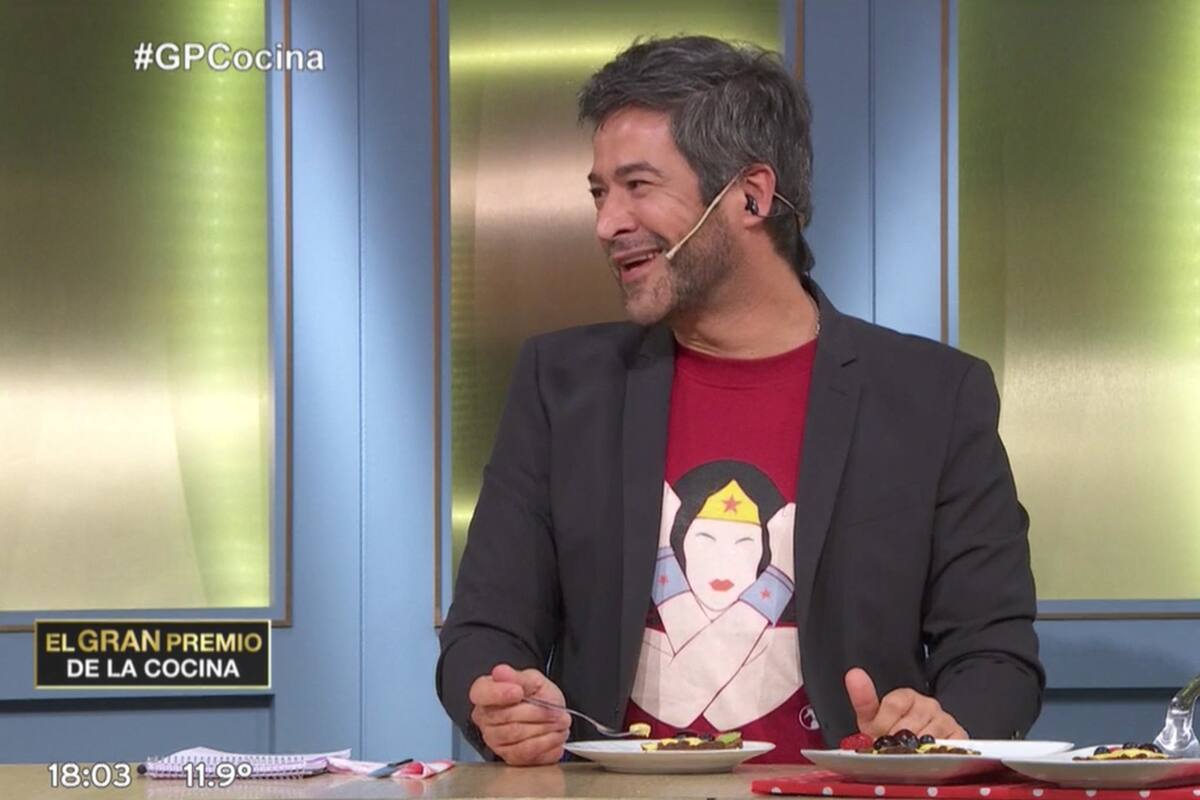 El pastelero Mauricio Asta lució una remera de la Mujer Maravilla y al aire hizo sus giros característicos.