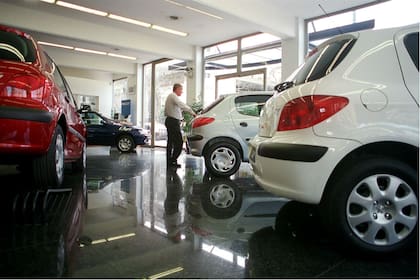 El patentamiento de automóviles representa tres cuartos del mercado local de vehículos