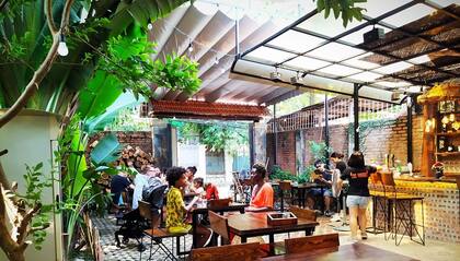 El patio asador de Los Fuegos en Hanoi, Vietnam