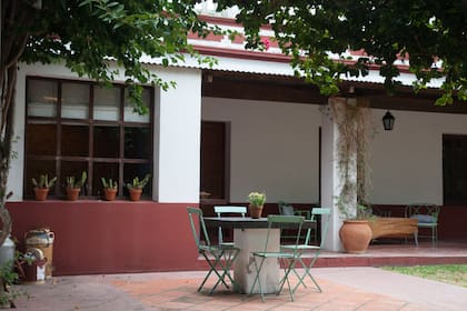 El patio de la antigua chacra ubicado en Colonia Valdense que los enamoró.