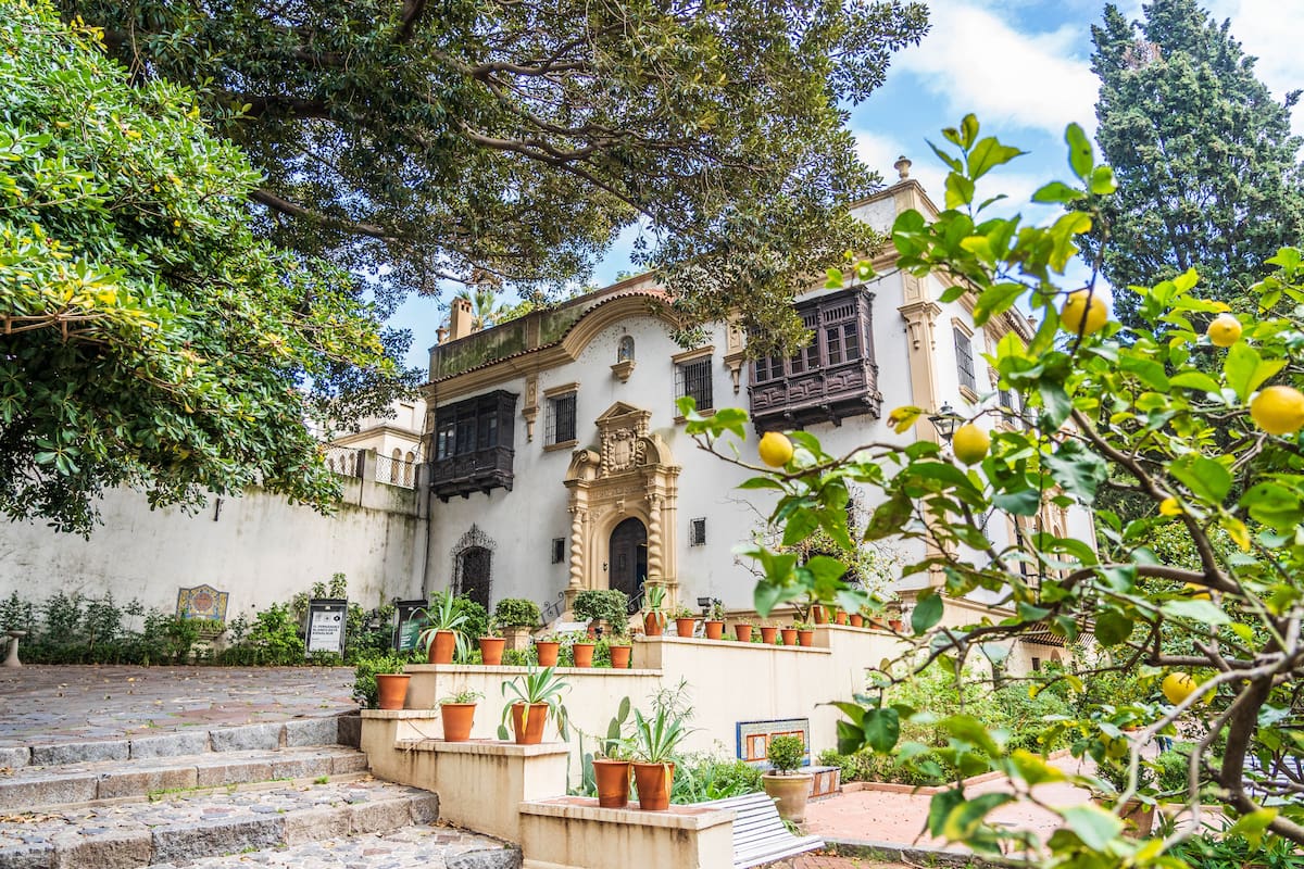 El patio del Palacio Noel cuenta con una influencia claramente andaluza