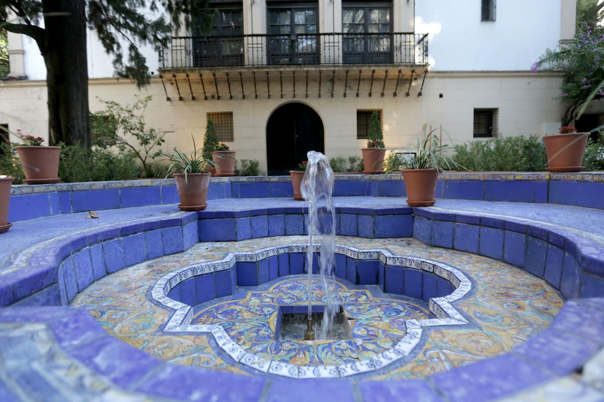 El patio del Palacio Noel, que aloja al Museo de Arte Hispanoamericano