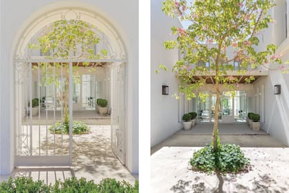En el patio delantero, el árbol también marca el ingreso.
