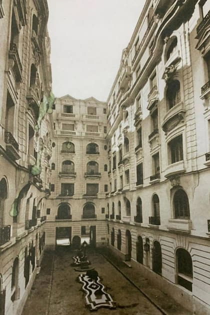 El patio principal del Palacio de los Patos, en 1932