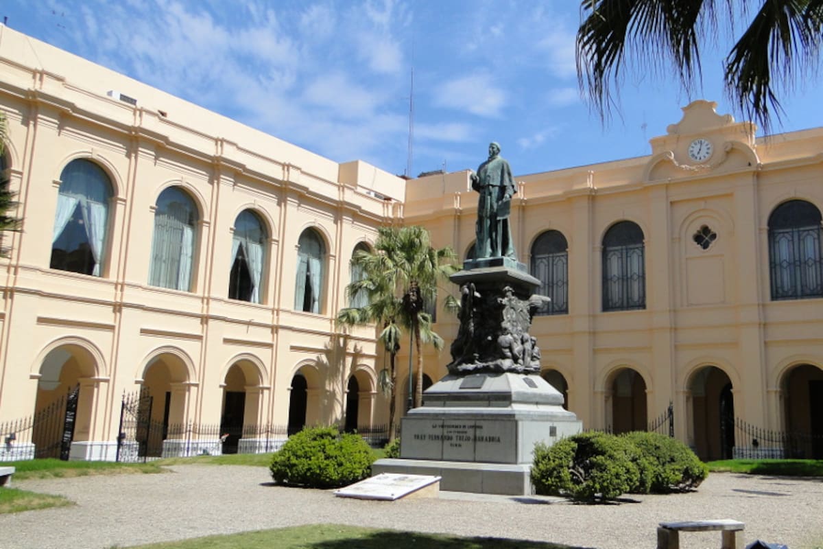 El Patio Rectorado de la Universidad Nacional de Córdoba: el Gobierno impulsa un acuerdo entre universidades para validar materias