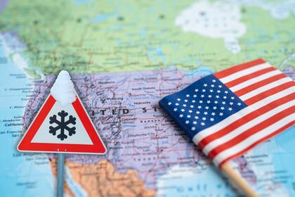 El patrón climático de este miércoles en Estados Unidos combina heladas en el sureste, un marcado ascenso térmico en el centro y el desarrollo de un intenso sistema invernal con fuertes lluvias y nevadas en la costa oeste
