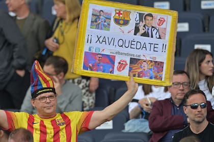 El pedido de los hinchas de Barcelona durante la goleada a Rayo Vallecano por 3-0 y las críticas al presidente Laporta: "Xavi quédate".