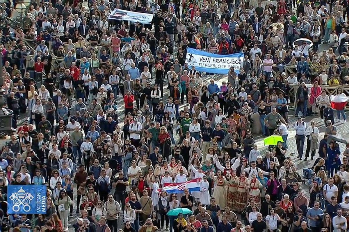 El pedido de los jóvenes en la plaza San Pedro