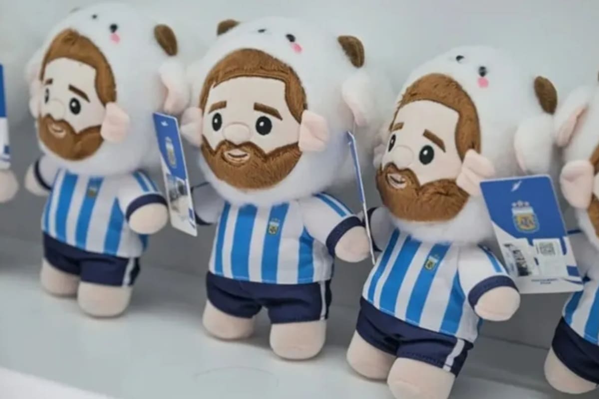 El peluche de cabra de Lionel Messi que revoluciona al mercado asiático