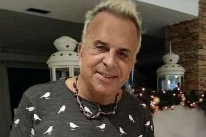 El peluquero comenzó a trabajar a pesar de que su rubro no es considerado esencial en la cuarentena por la pandemia del Covid-19