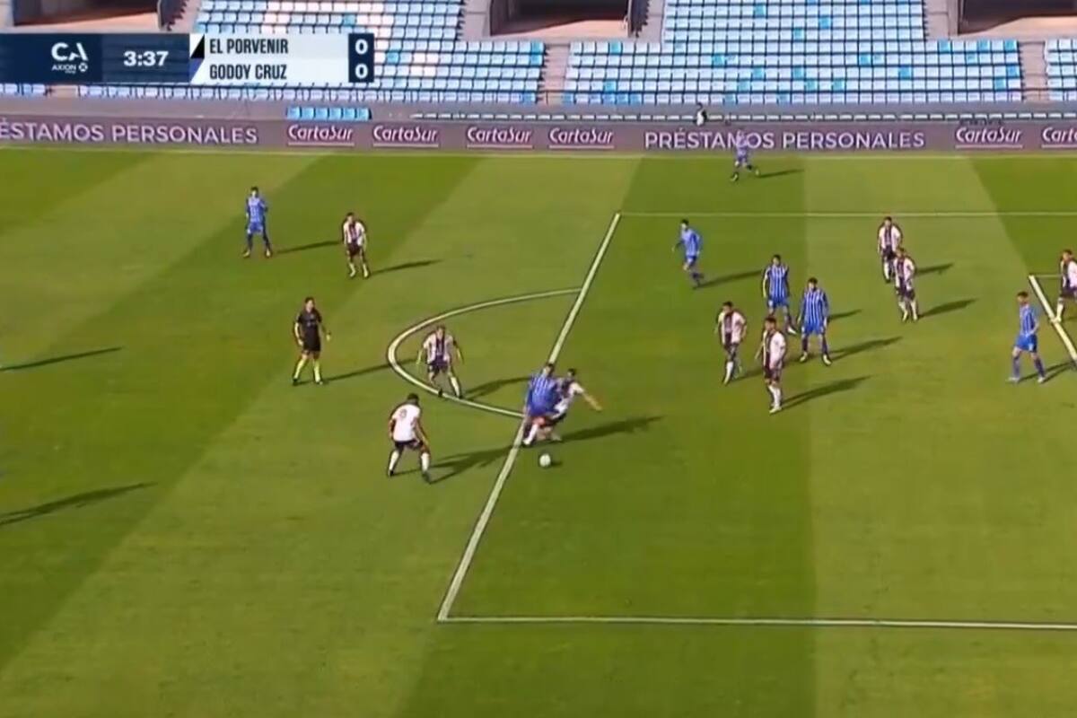 El penal para Godoy Cruz que no cobró Nicolás Lamolina, en el partido por la Copa Argentina ante El Porvenir