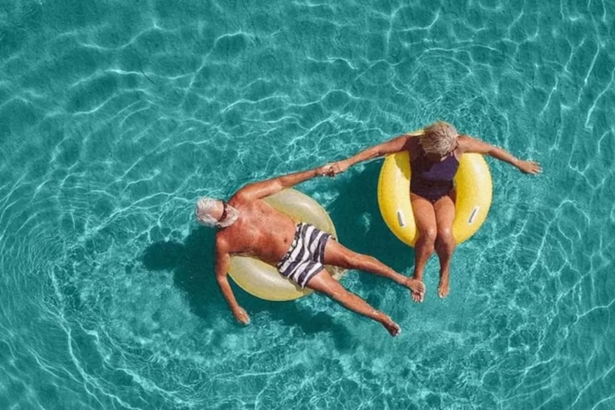 El pensar que sos más joven podría abrirte a nuevas experiencias que tengan efectos positivos duraderos