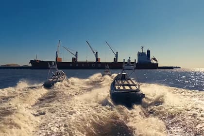 El Pentágono confirmó oficialmente el primer despliegue y uso activo de embarcaciones autónomas no tripuladas en operaciones militares en Medio Oriente