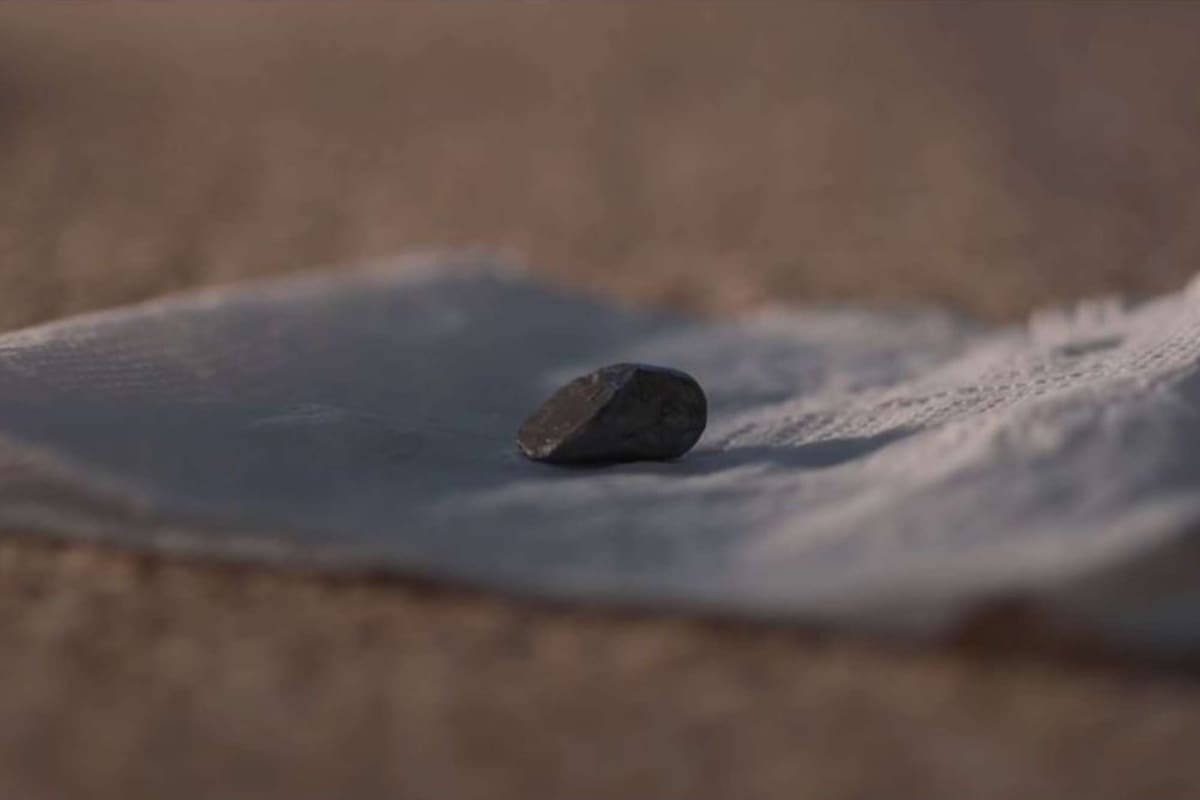 El pequeño pedazo de metal, que eran restos de una bala, fue confundido por los familiares de la víctima con un elemento para sostener estanterías, fue arrojado al inodoro y tiempo después hallado tras dos días de búsqueda en el pozo ciego de la vivienda donde ocurrió el homicidio